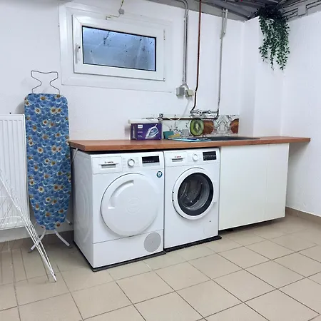 Spacious House W Terrace, Garden, Game, Gym&parking-stra1 빌라