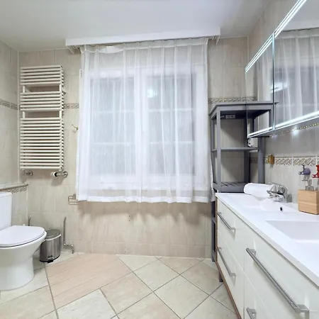 Spacious House W Terrace, Garden, Game, Gym&parking-stra1 Villa
