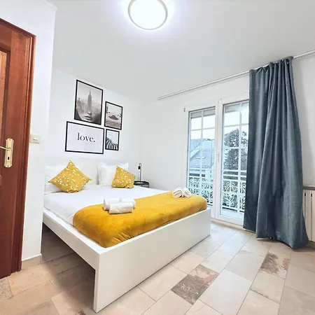 Spacious House W Terrace, Garden, Game, Gym&parking-stra1 Strassen