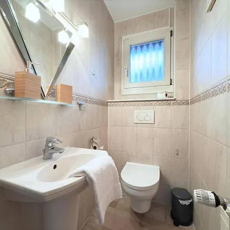 Spacious House W Terrace, Garden, Game, Gym&parking-stra1 Villa