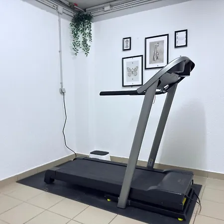 Villa Spacious House W Terrace, Garden, Game, Gym&parking-stra1