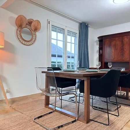 Spacious House W Terrace, Garden, Game, Gym&parking-stra1 Villa *
